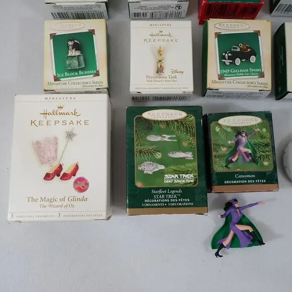 Hallmark Miniature Keepsake Ornaments 31 pcs w/Wood Shadow Box Memory Tree LN